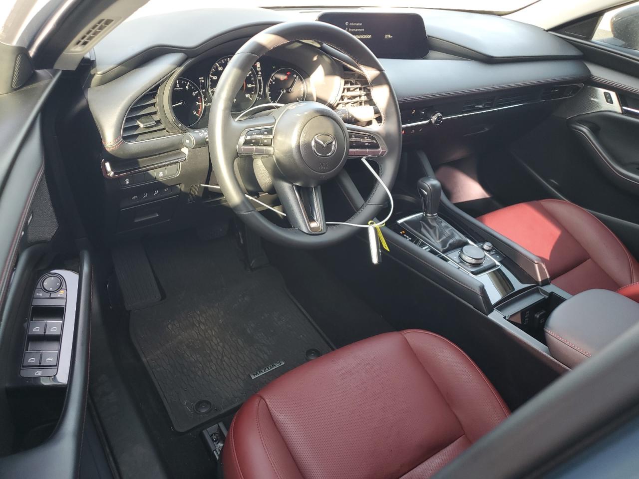 2022 Mazda 3 - Image 8