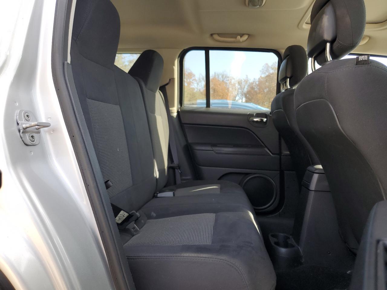 2011 Jeep Liberty (Patriot) - Image 11