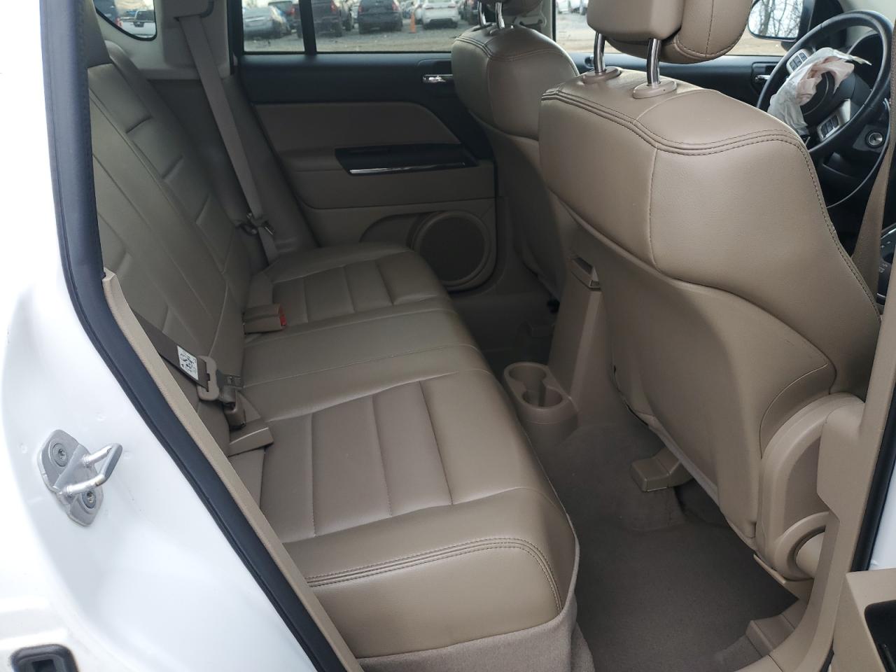 2012 Jeep Compass - Image 11