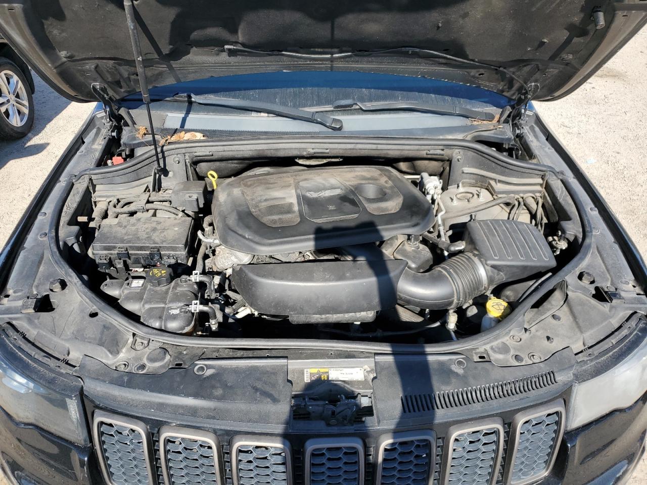 2016 Jeep Grand Cherokee - Image 12