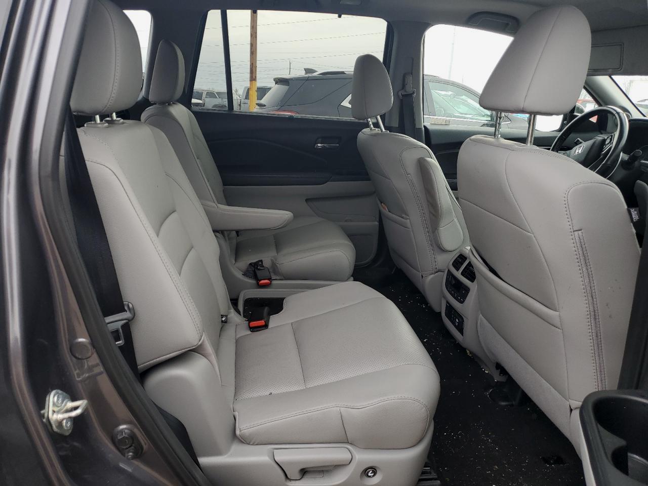 2020 Honda Pilot - Image 11