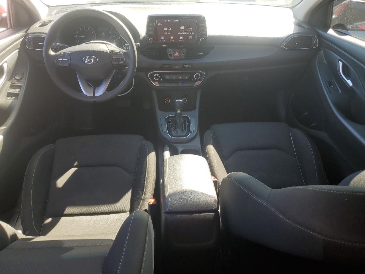 2019 Hyundai Elantra - Image 8