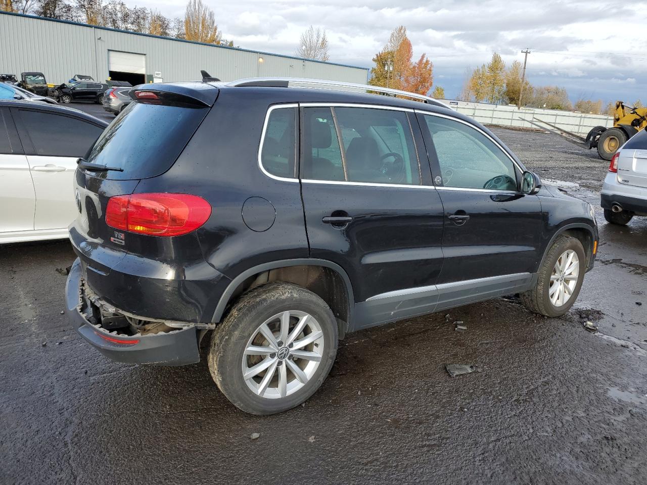 2017 Volkswagen Tiguan - Image 3