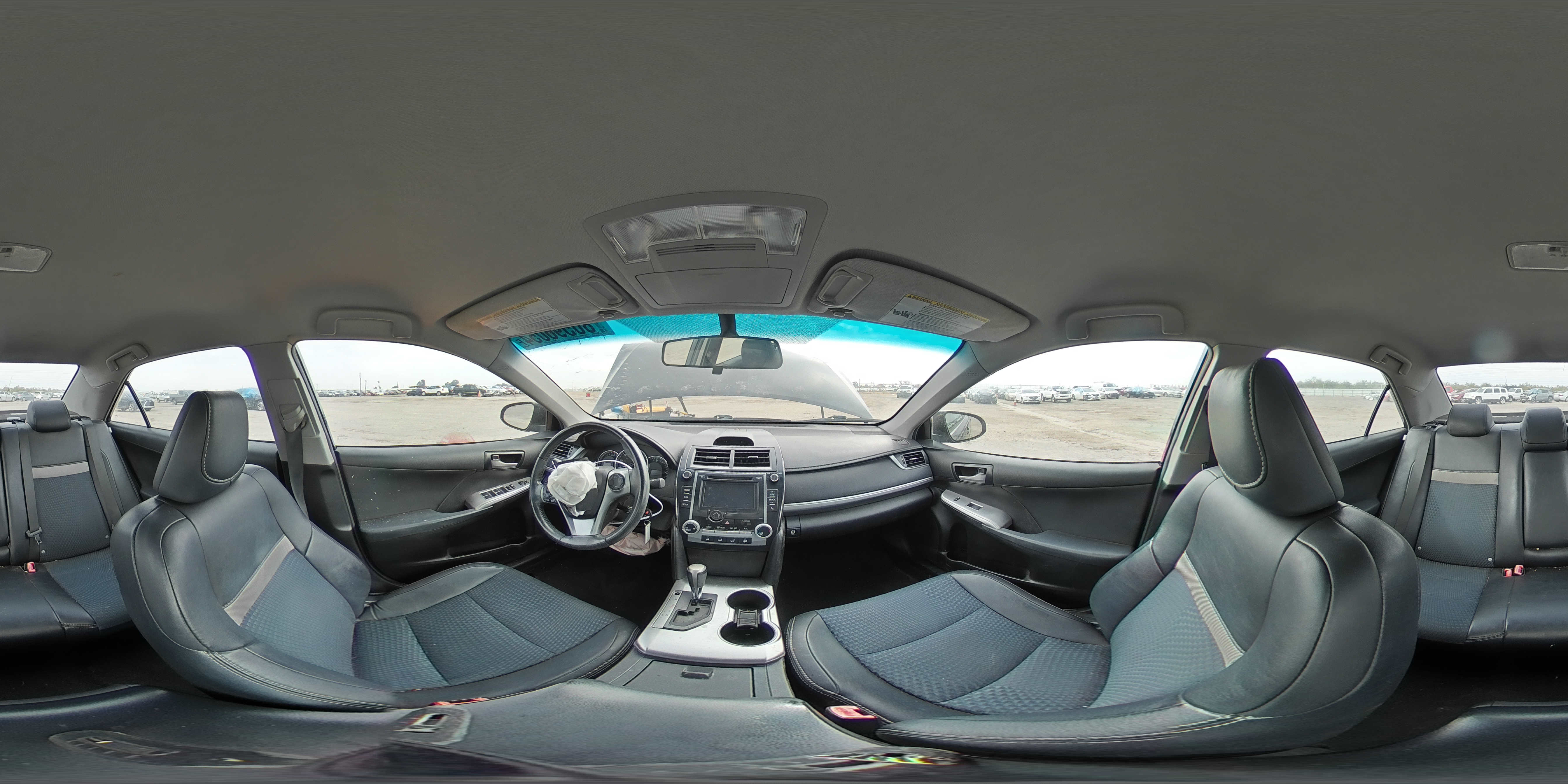 2014 Toyota Camry - Image 13