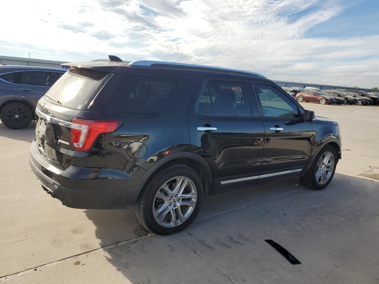 2016 Ford Explorer - Image 3