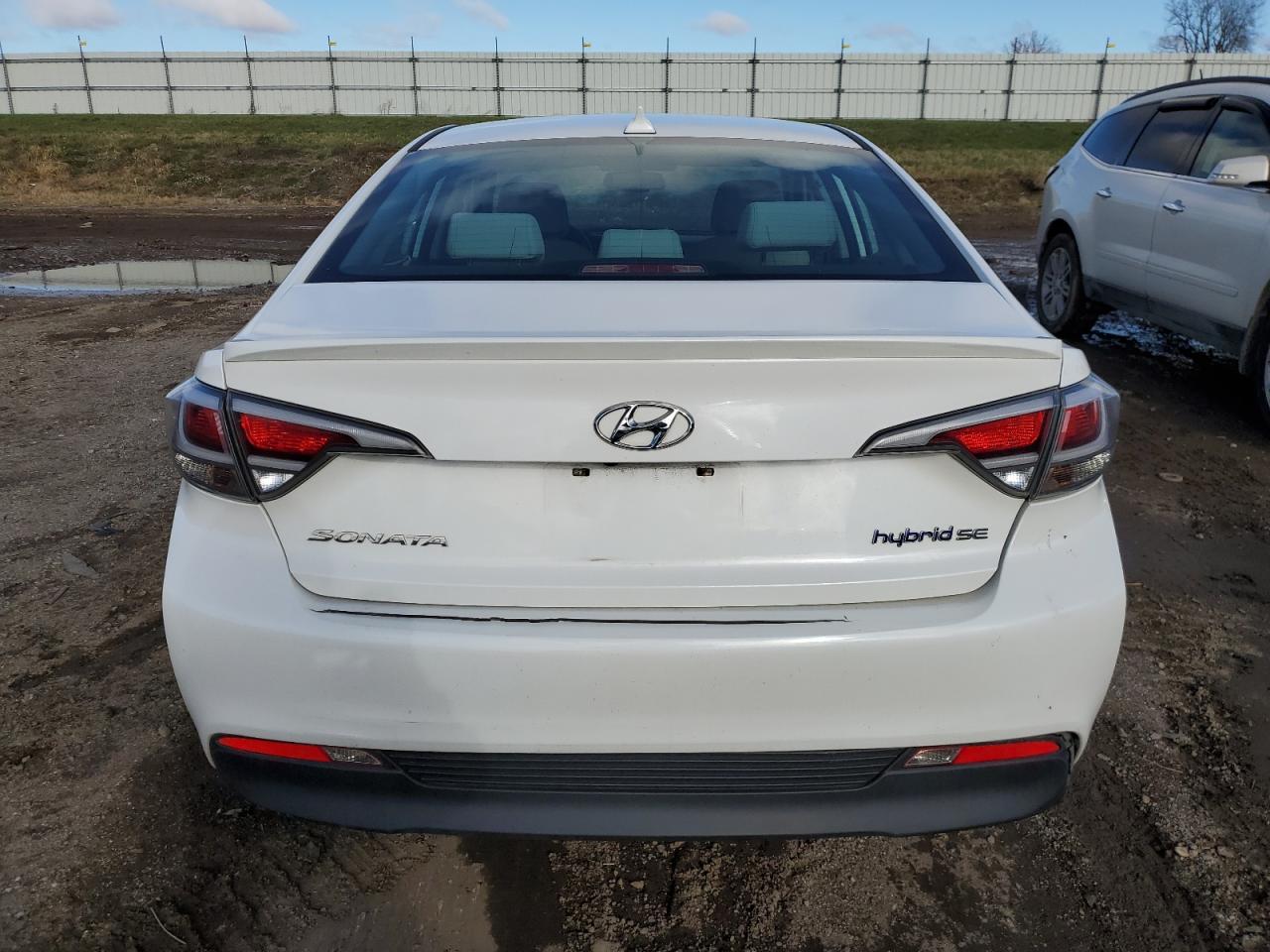 2017 Hyundai Sonata Hybrid VIN: KMHE24L14HA054463 Lot: 80435974