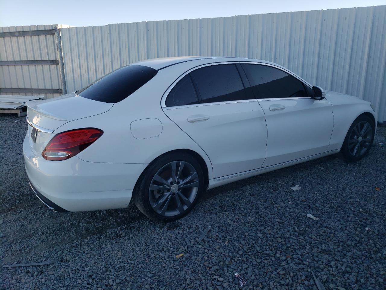 VIN 55SWF4JBXFU054740 2015 MERCEDES-BENZ C-CLASS no.3