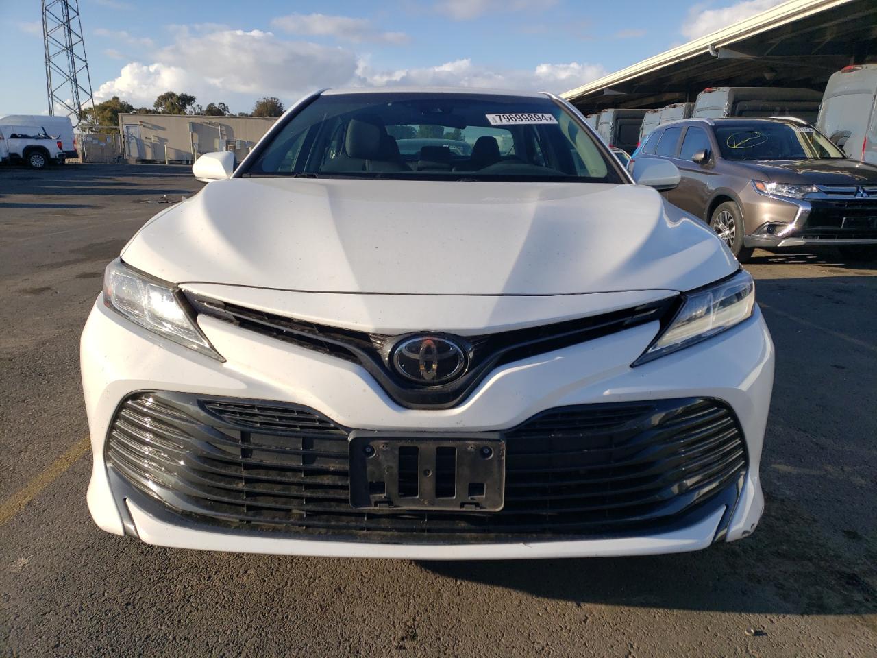 VIN 4T1B11HK5JU517365 2018 TOYOTA CAMRY no.5