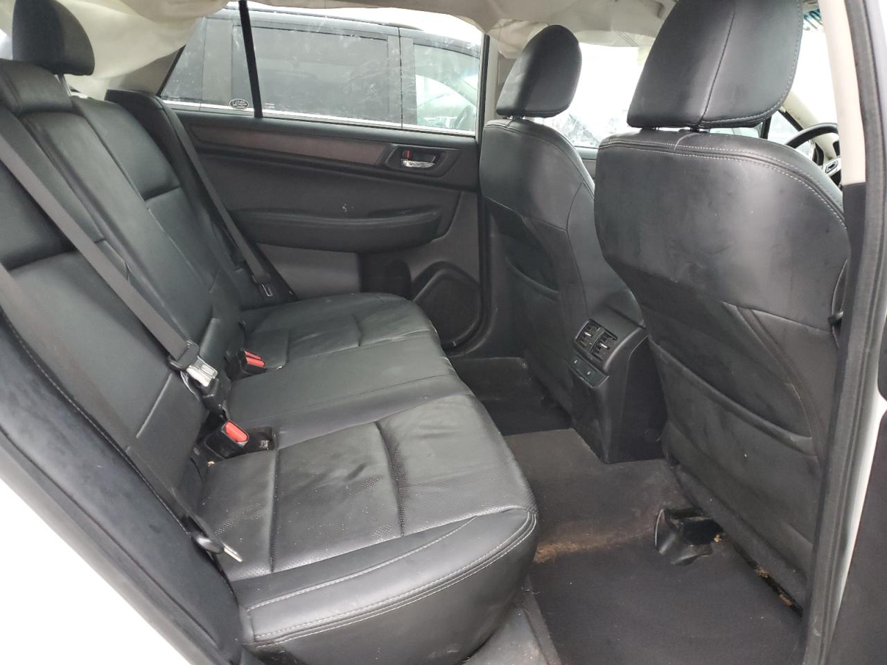 2017 Subaru Outback - Image 11