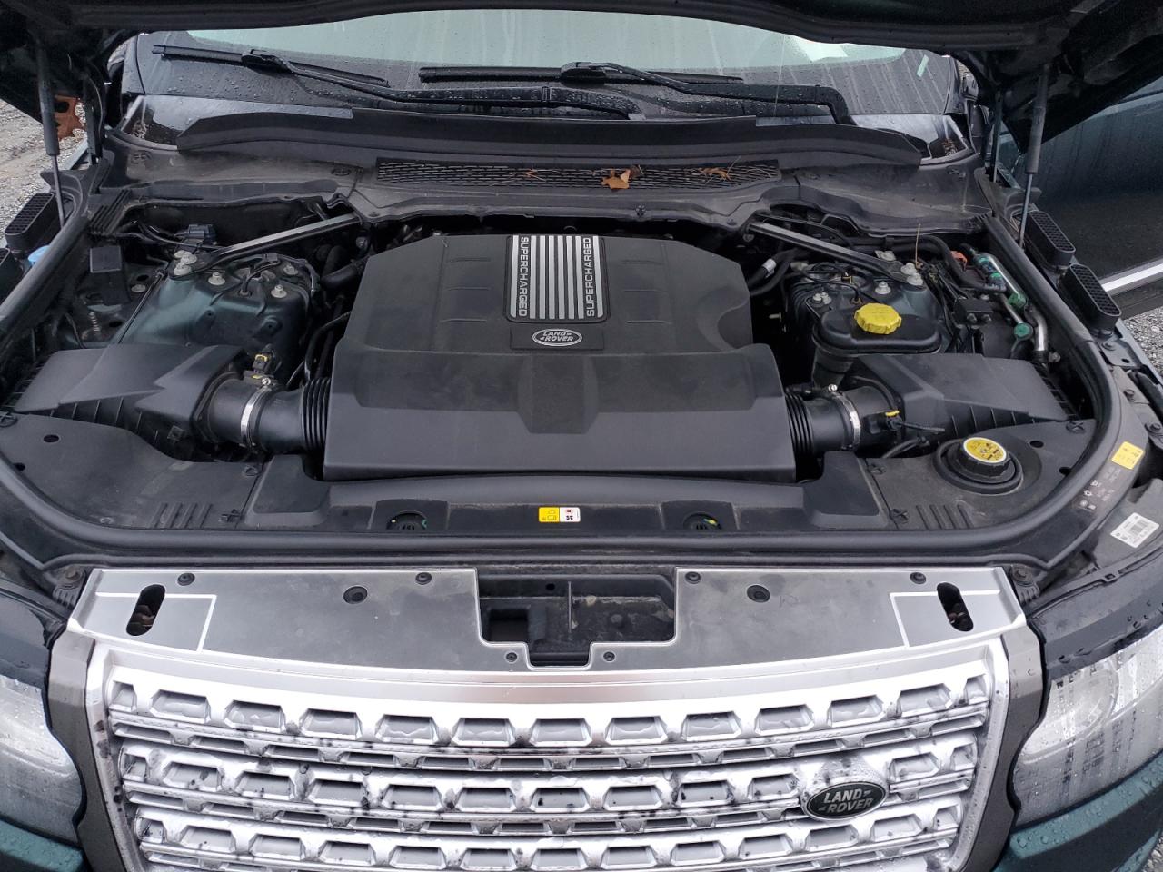 2015 Land Rover Range Rover - Image 12