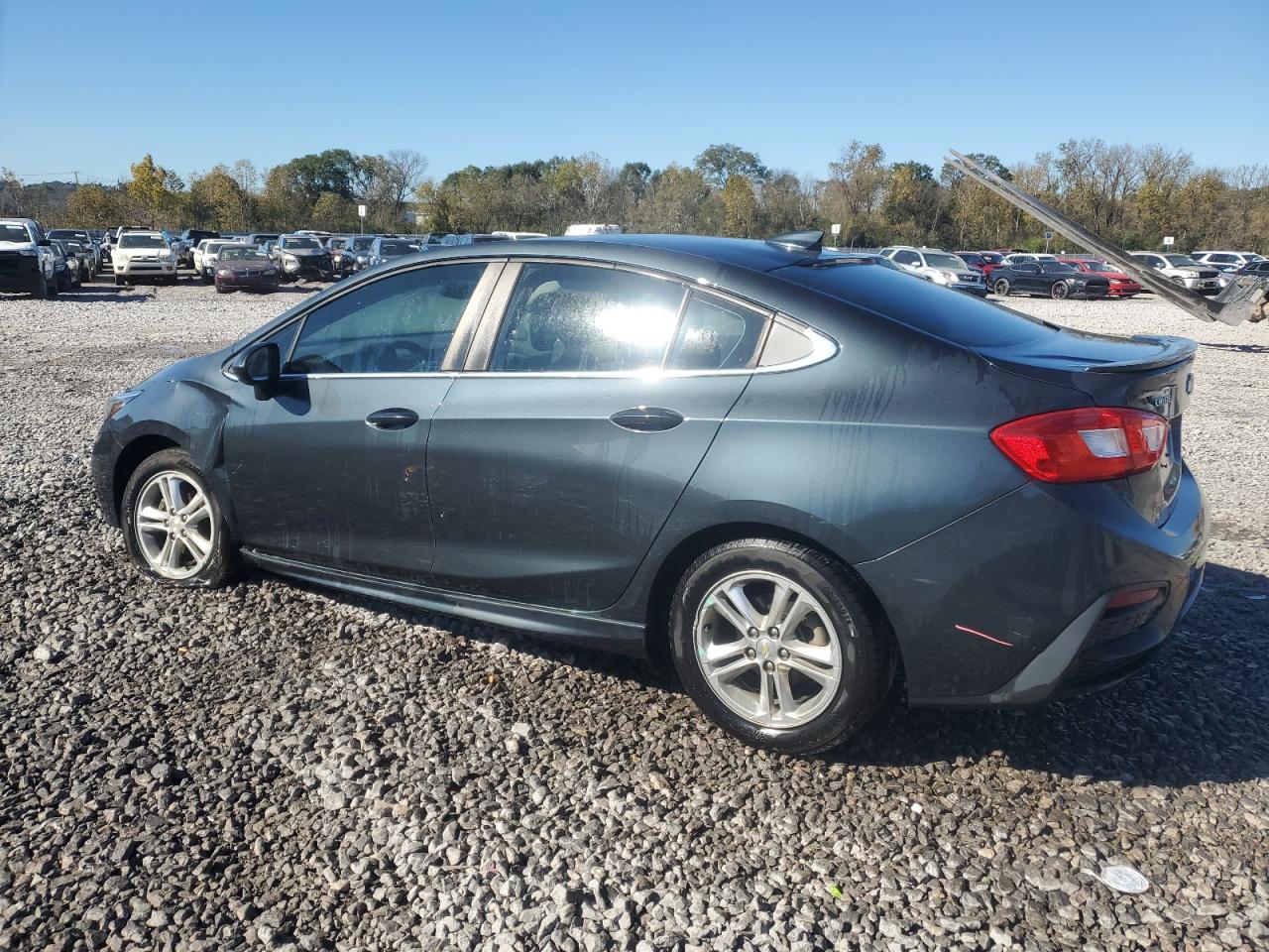 2017 Chevrolet Cruze - Image 2