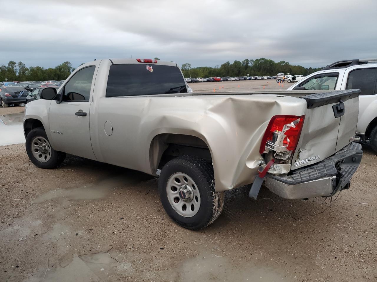 2009 GMC Sierra - Image 2