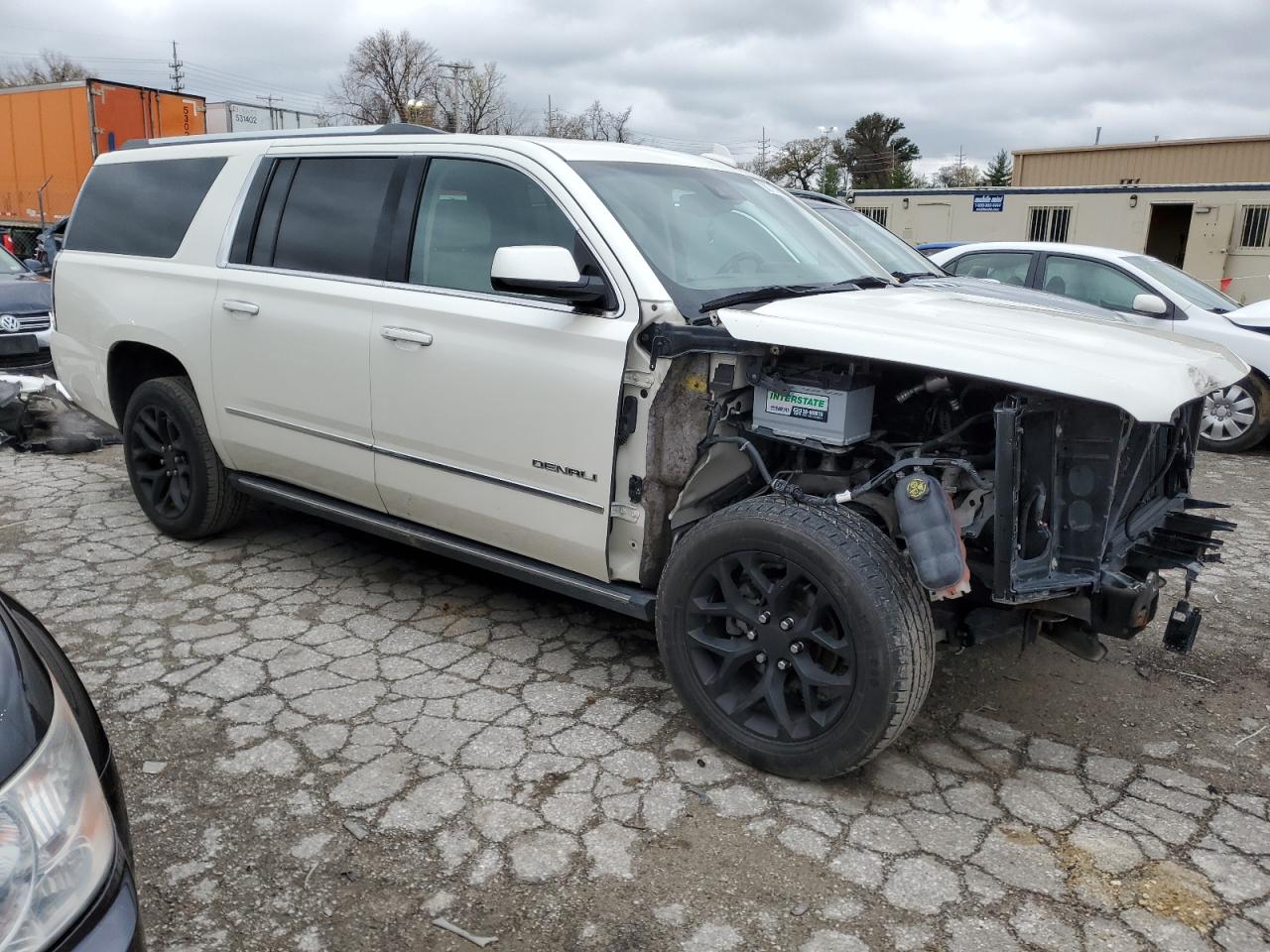 2015 GMC Yukon - Image 4