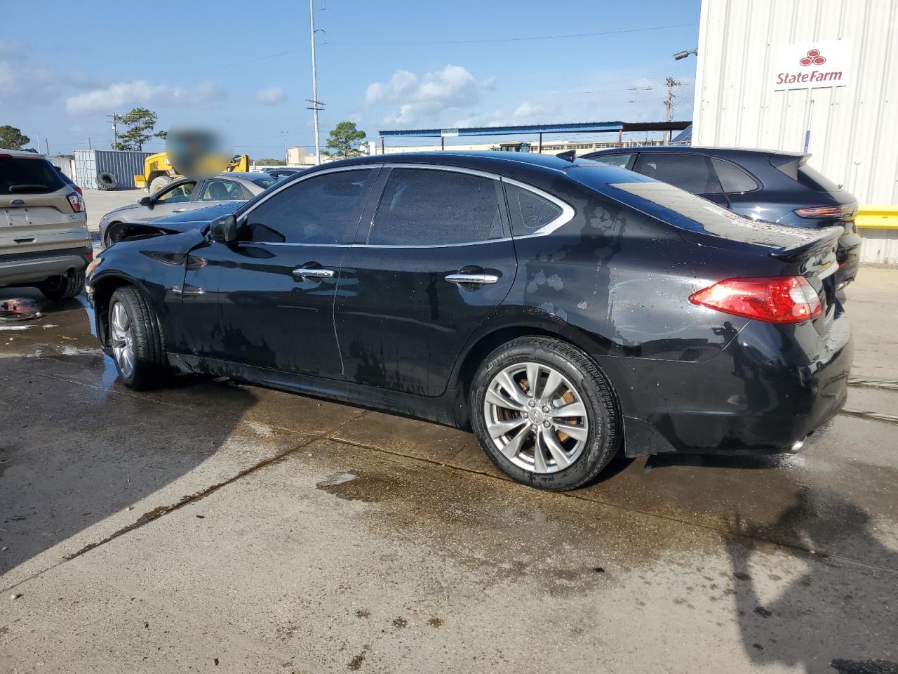 2013 Infiniti M - Image 2