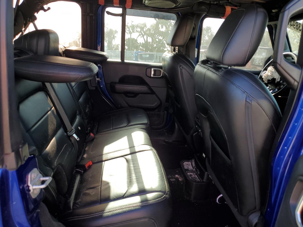 2018 Jeep Wrangler - Image 11