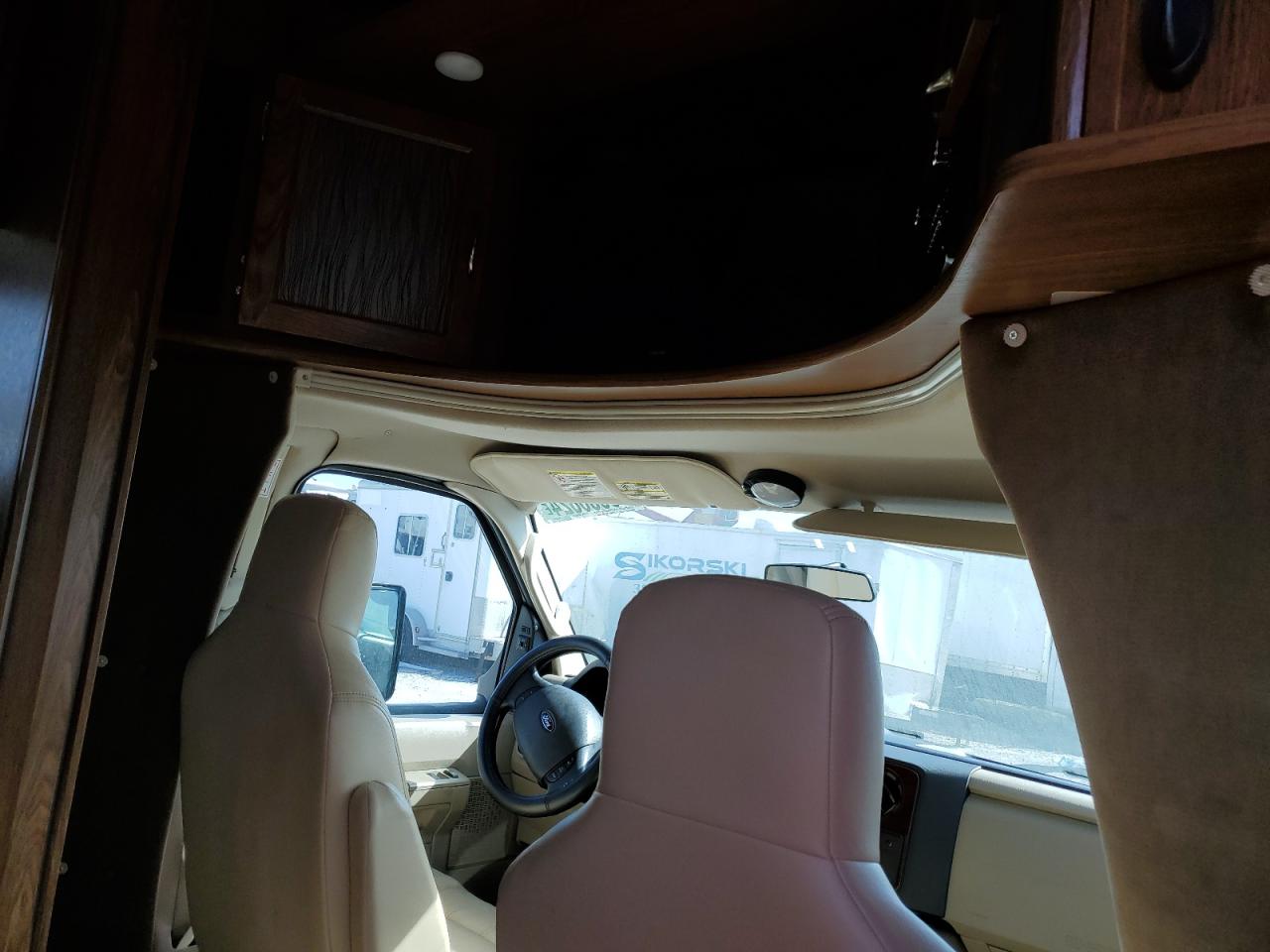 2016 Ford Econoline - Image 5
