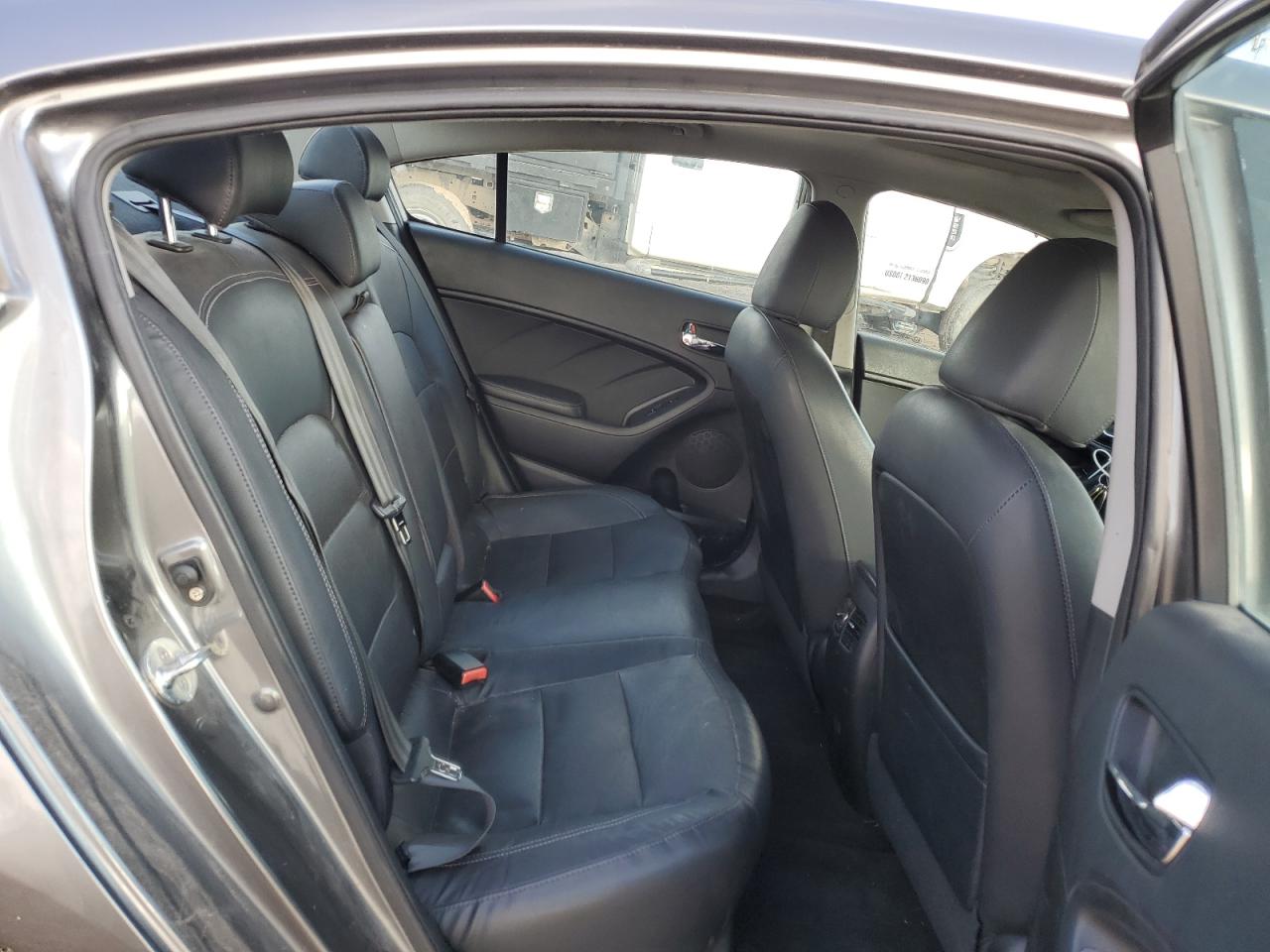 2015 Kia Forte - Image 10