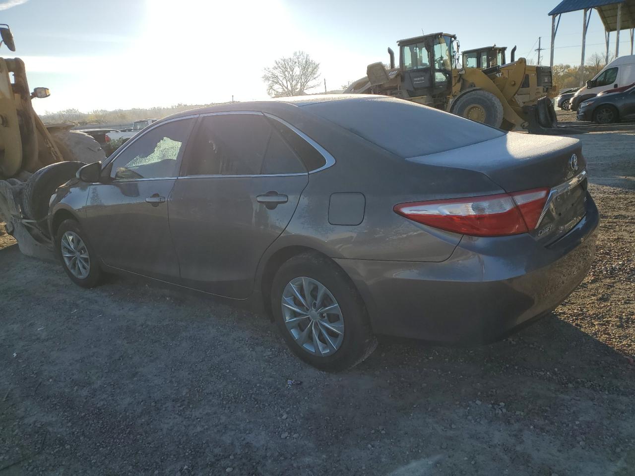 VIN 4T1BF1FK9HU407661 2017 TOYOTA CAMRY no.2