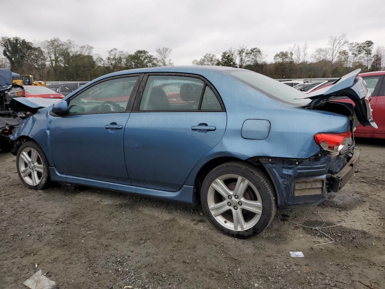 VIN 5YFBU4EE2DP187729 2013 TOYOTA COROLLA no.2