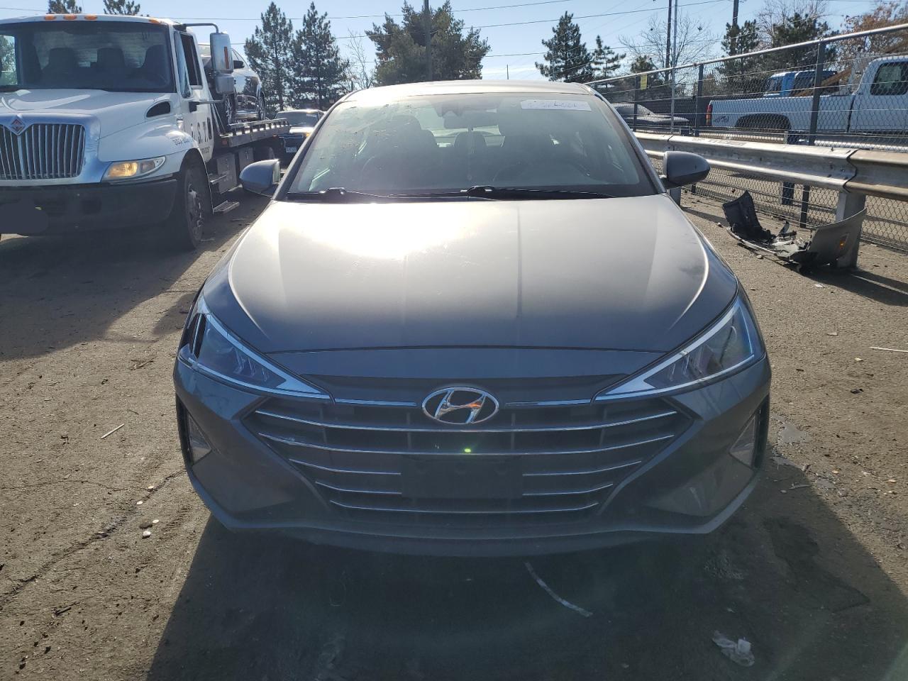 2020 Hyundai Elantra - Image 5