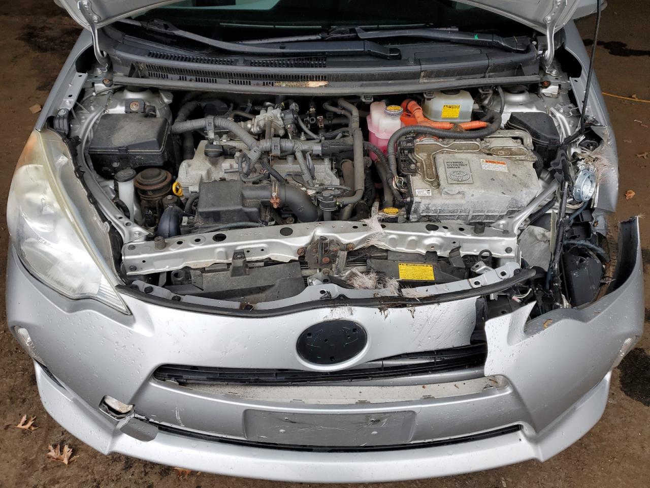2012 Toyota Prius - Image 11