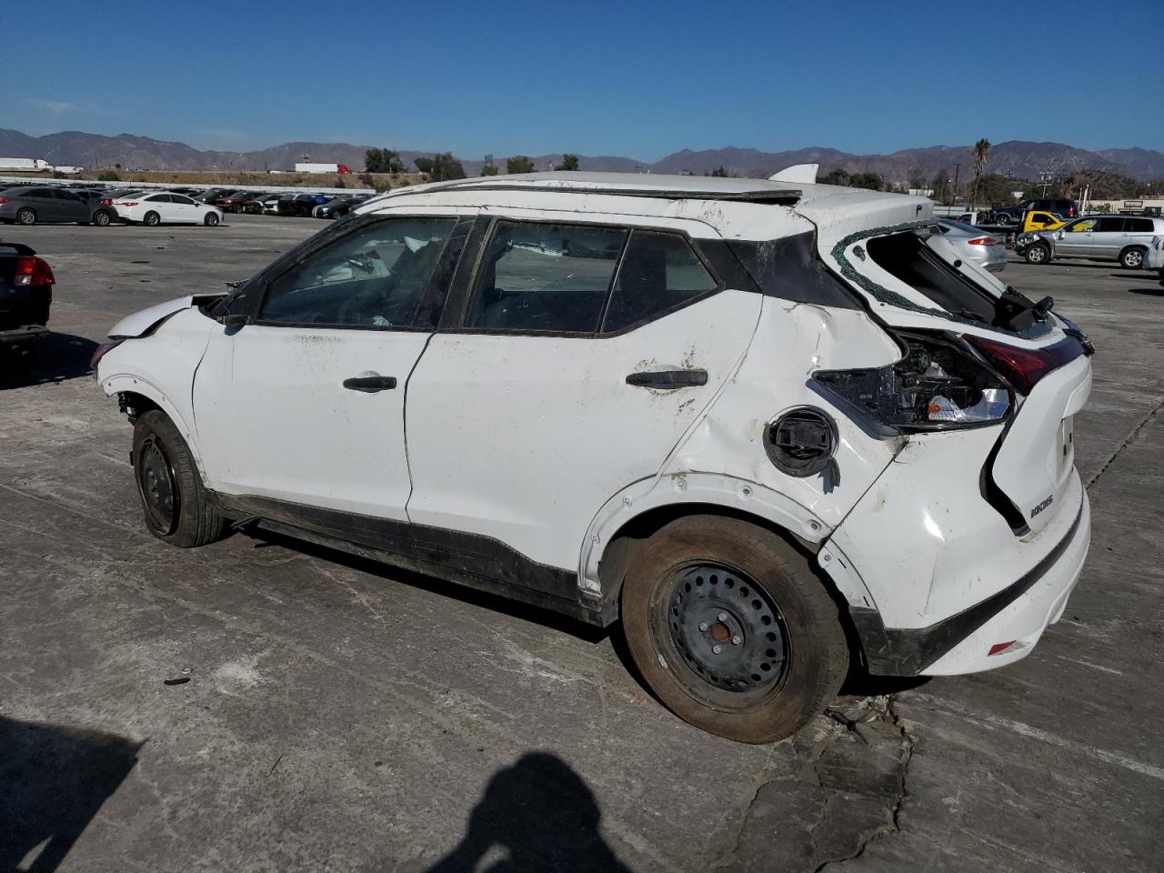 VIN 3N1CP5BV2PL512390 2023 NISSAN KICKS no.2