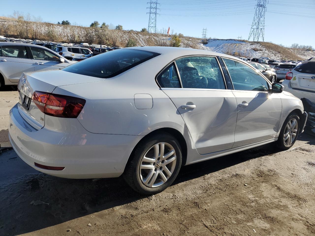 2017 Volkswagen Jetta - Image 3