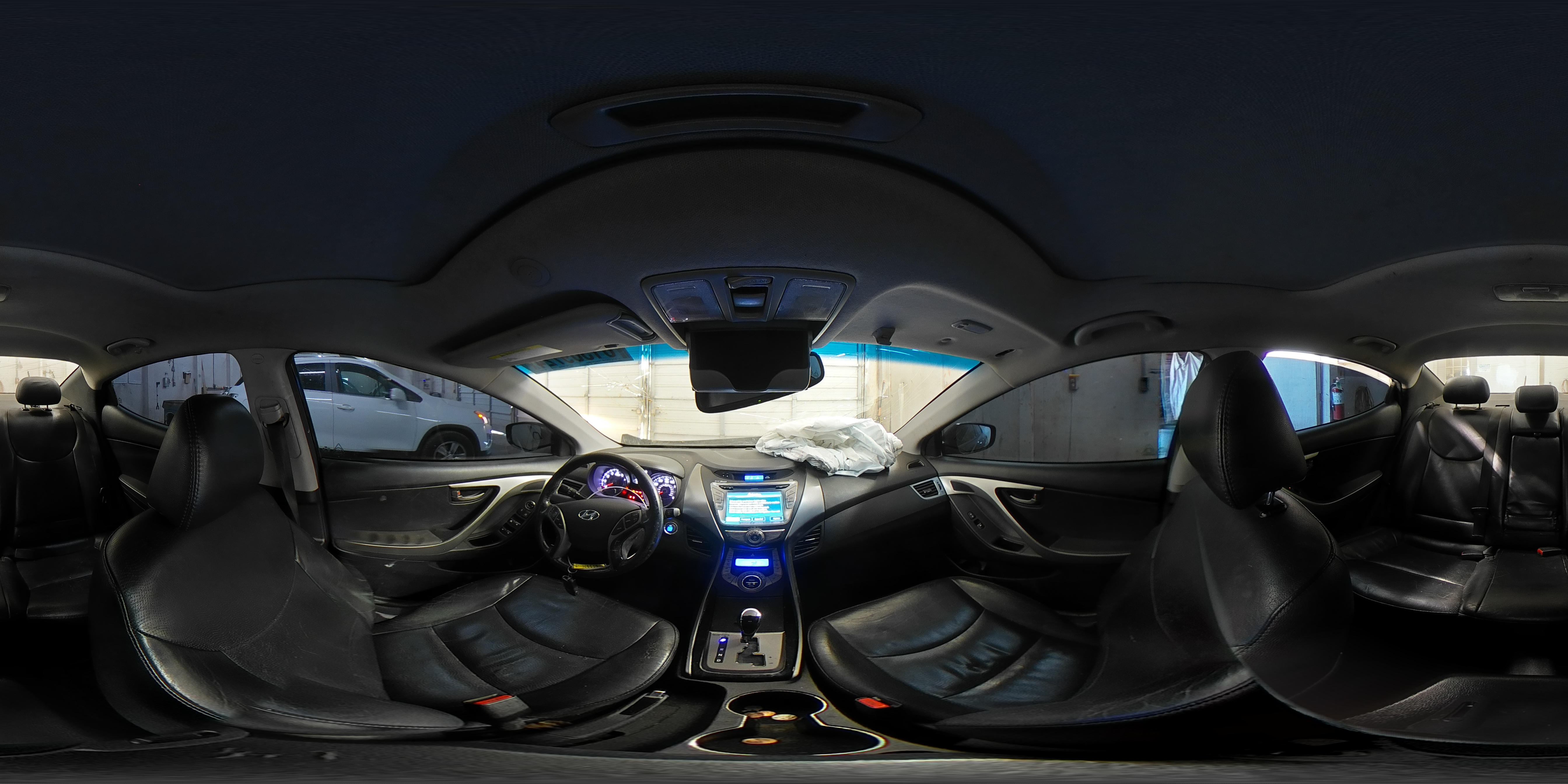 2013 Hyundai Elantra - Image 15