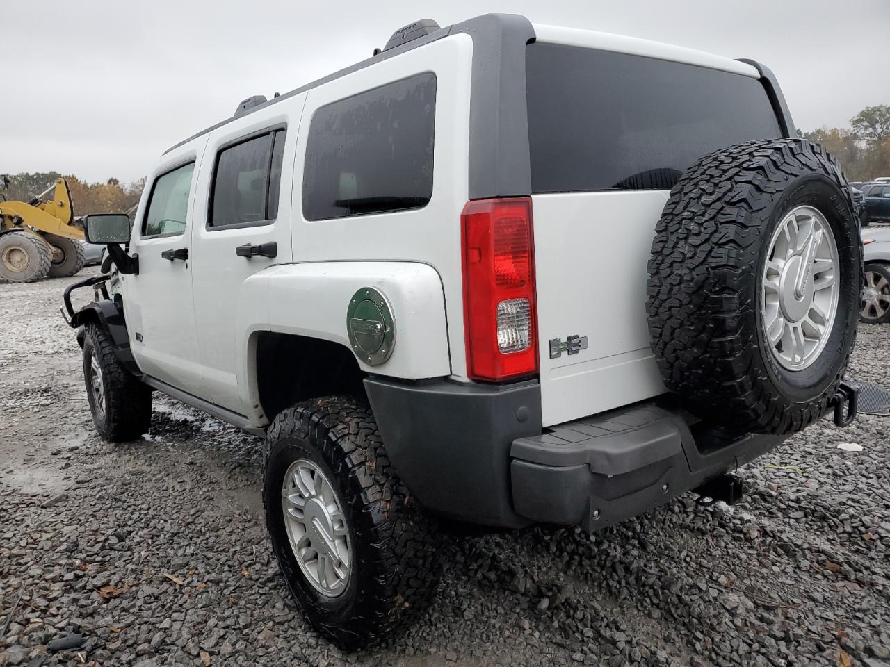 2009 Hummer H3 - Image 2