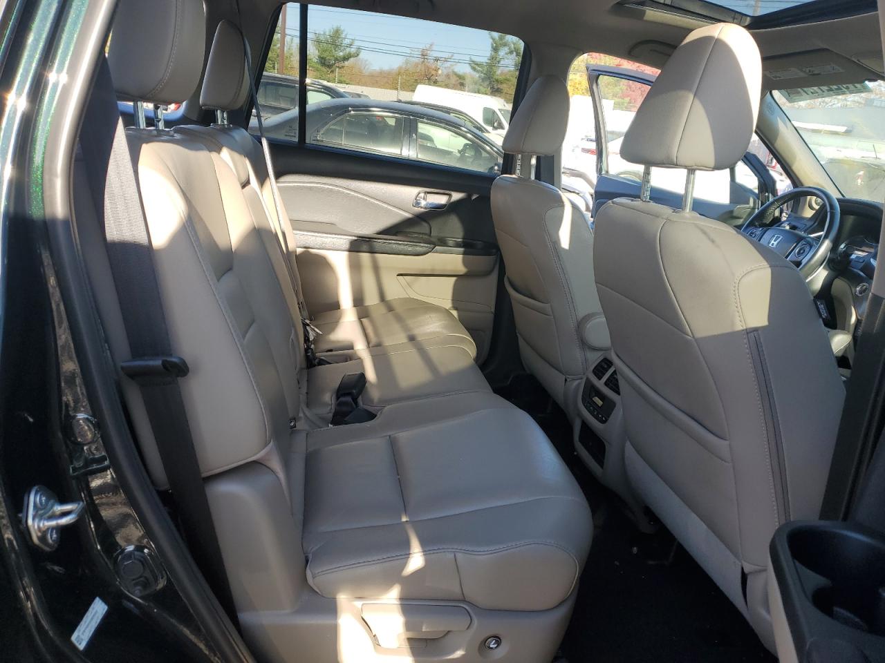 2016 Honda Pilot - Image 11