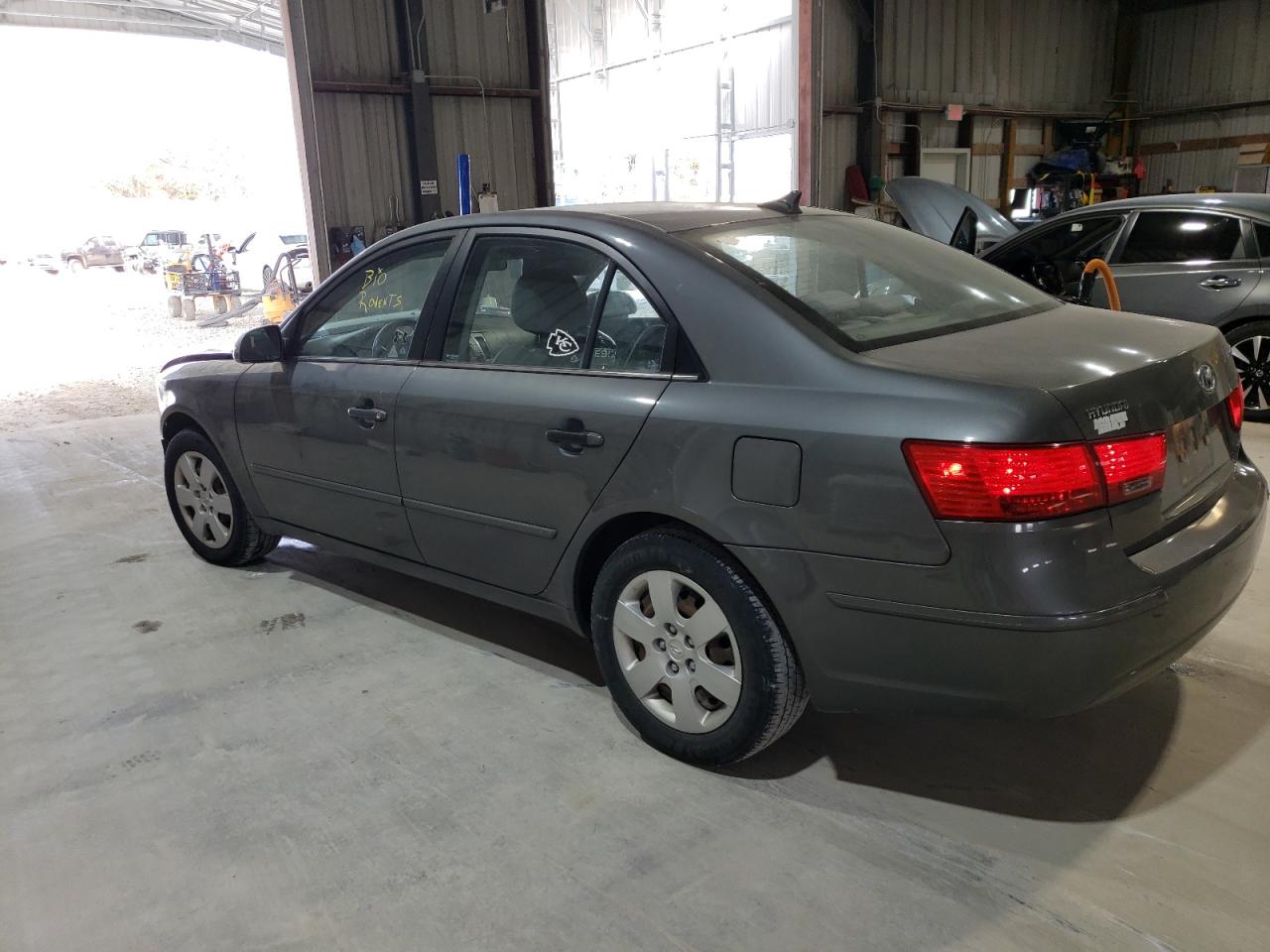 2009 Hyundai Sonata - Image 2