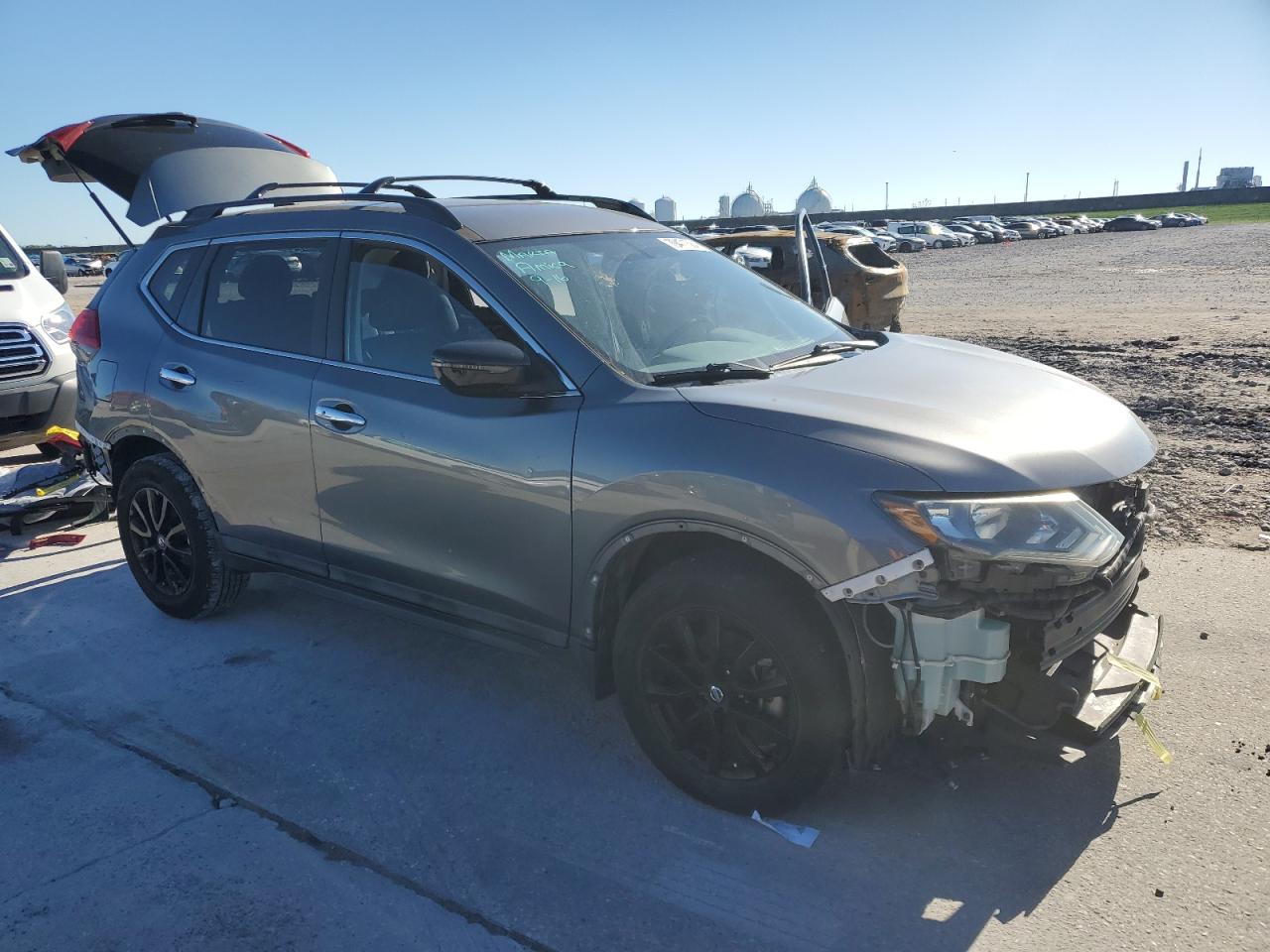 2017 Nissan Rogue - Image 4