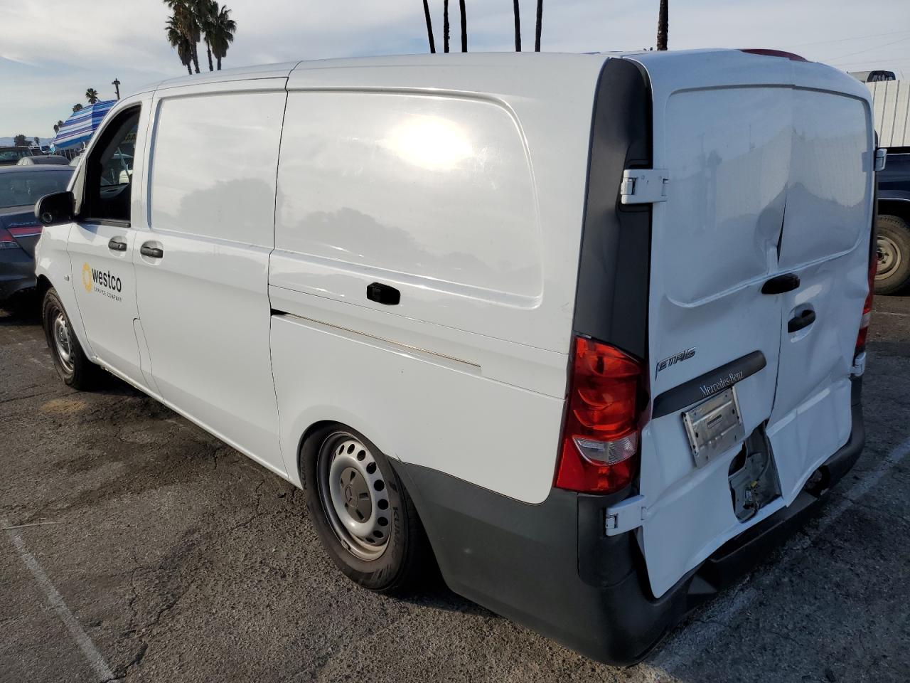 VIN WD3PG2EA2G3109134 2016 MERCEDES-BENZ METRIS no.2