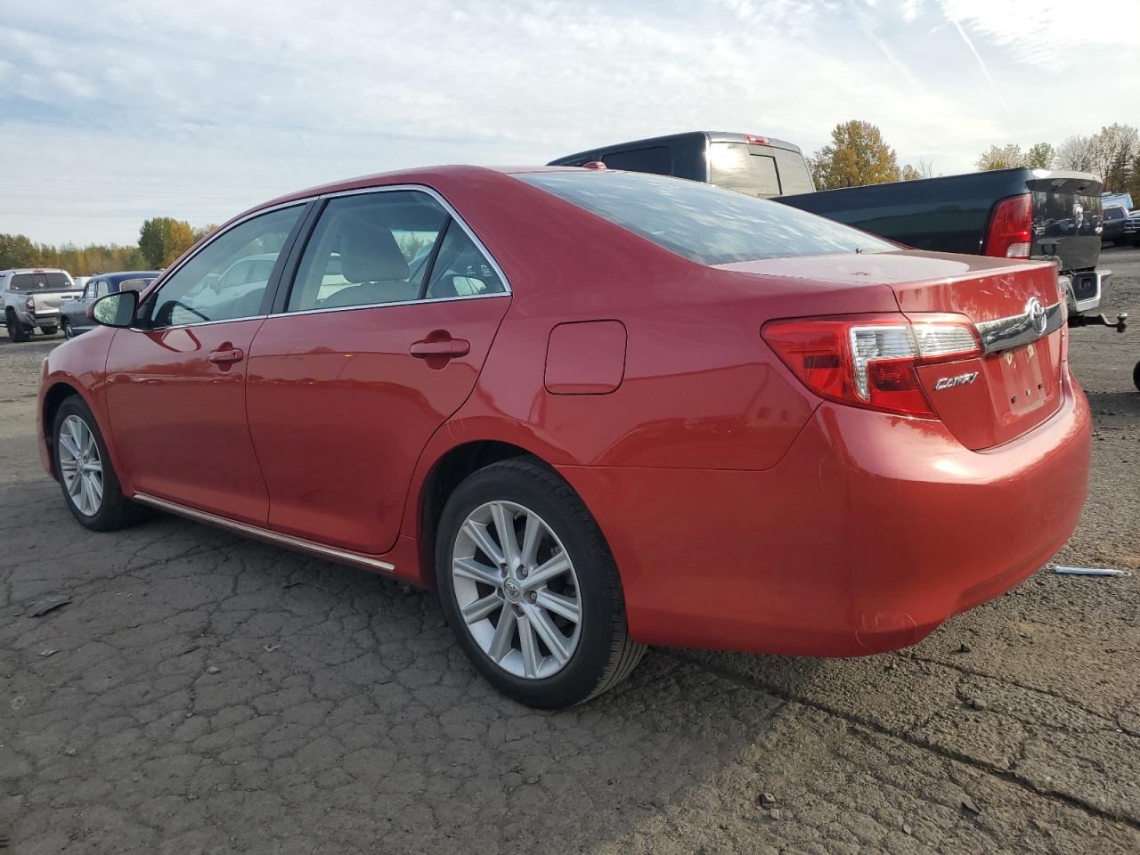 VIN 4T4BF1FK3ER428930 2014 TOYOTA CAMRY no.2