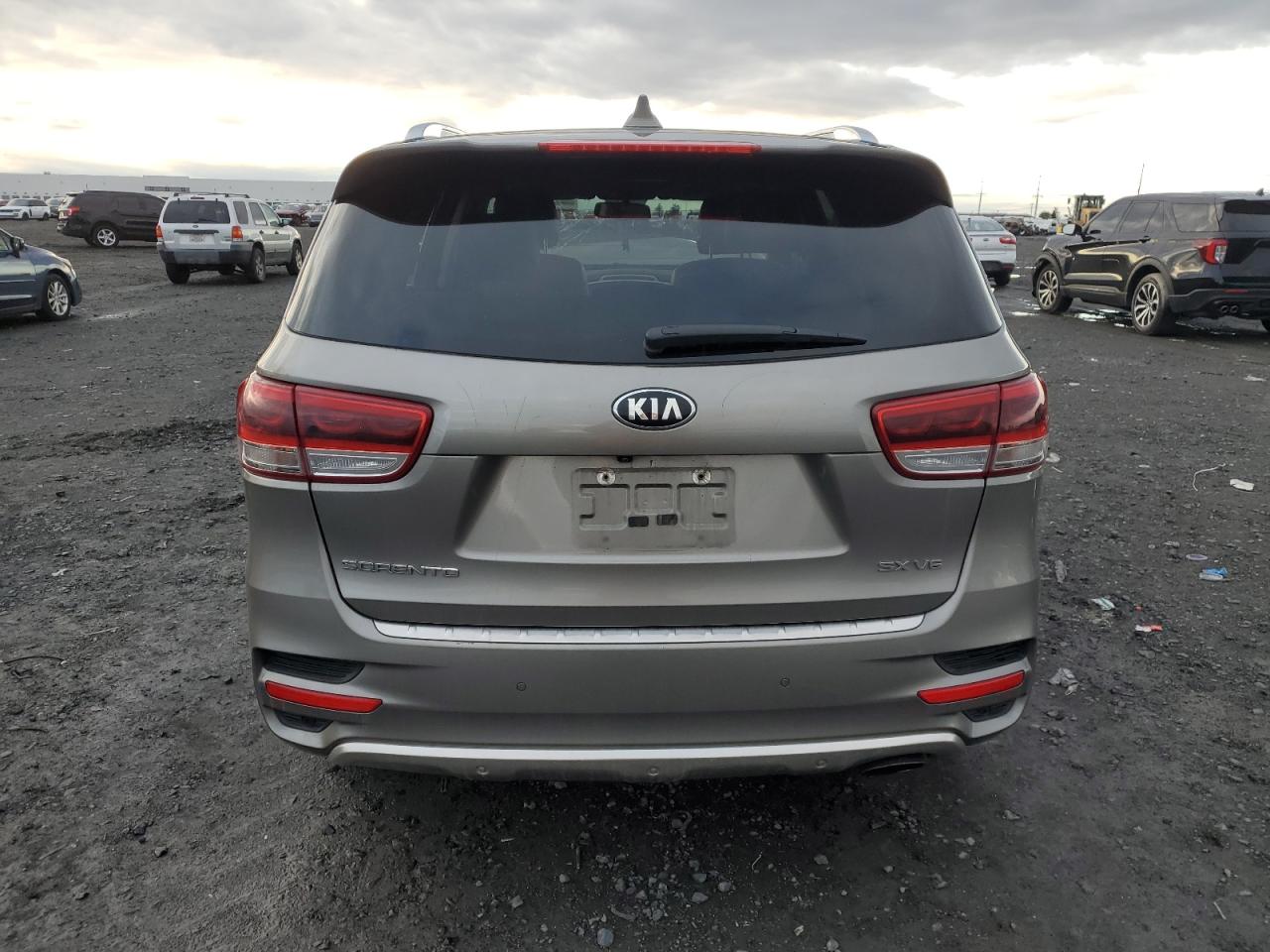 VIN 5XYPKDA51HG320251 2017 KIA SORENTO no.6