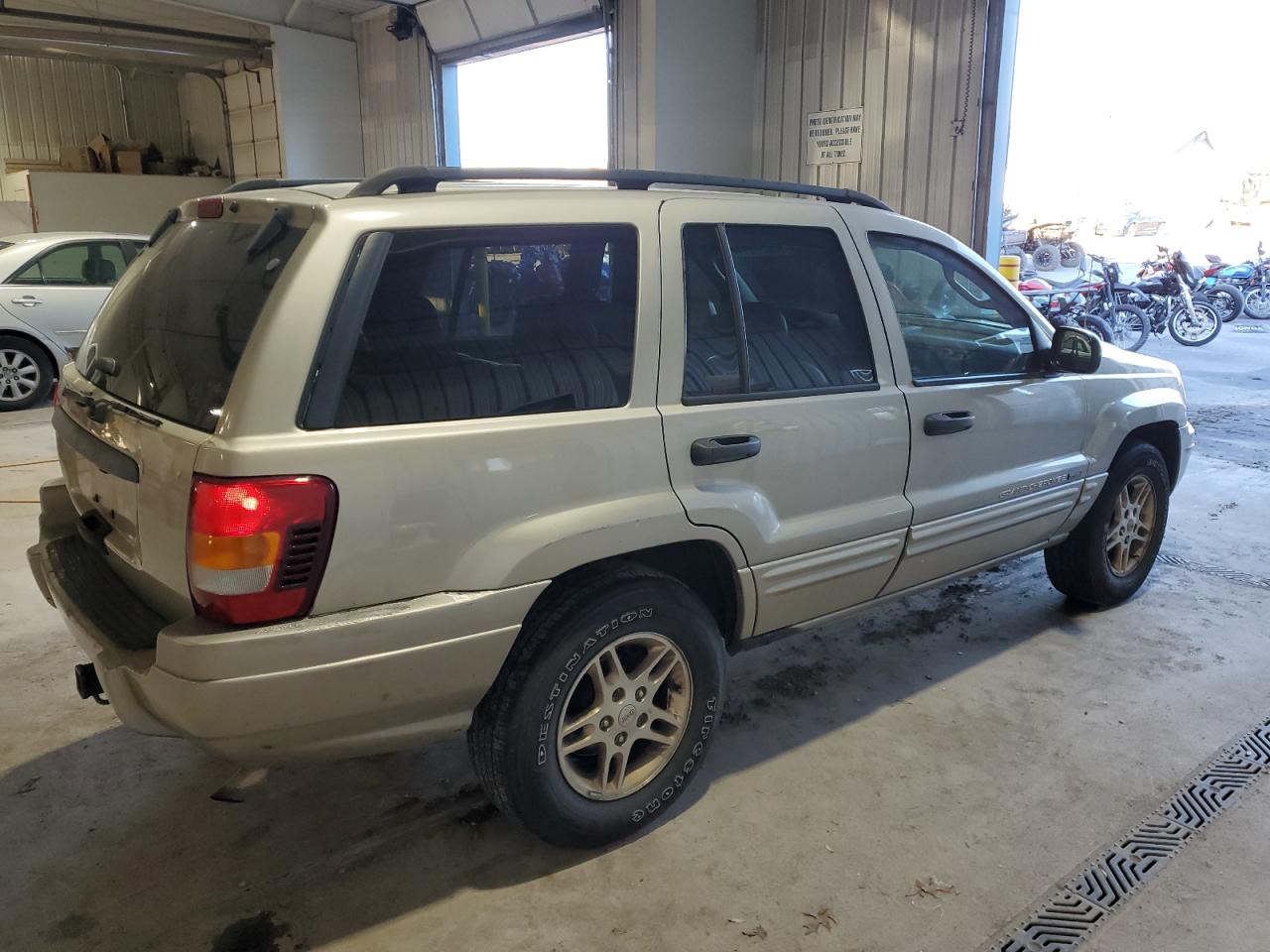 2004 Jeep Grand Cherokee - Image 3