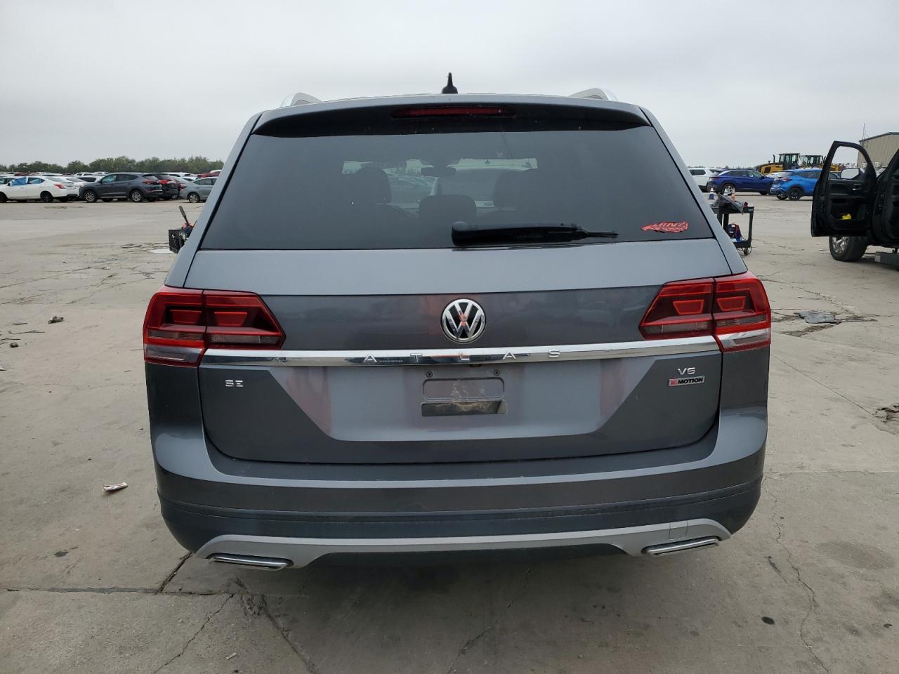 2018 Volkswagen Atlas Se VIN: 1V2LR2CA8JC528001 Lot: 79021454