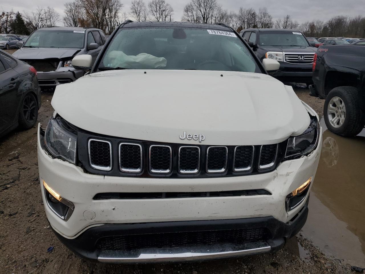 VIN 3C4NJDCB7JT264022 2018 JEEP COMPASS no.5