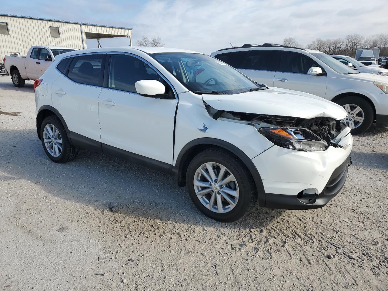 2018 Nissan Rogue - Image 4