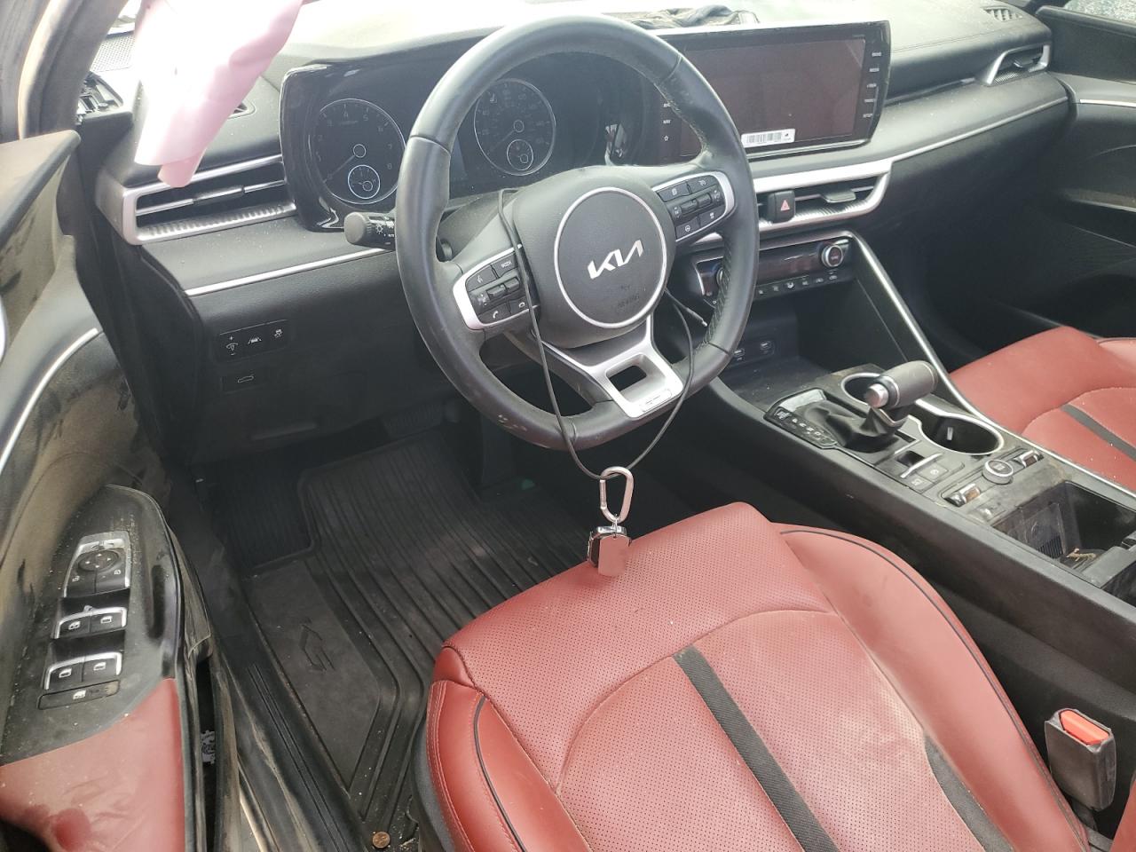 2024 Kia K5 - Image 8