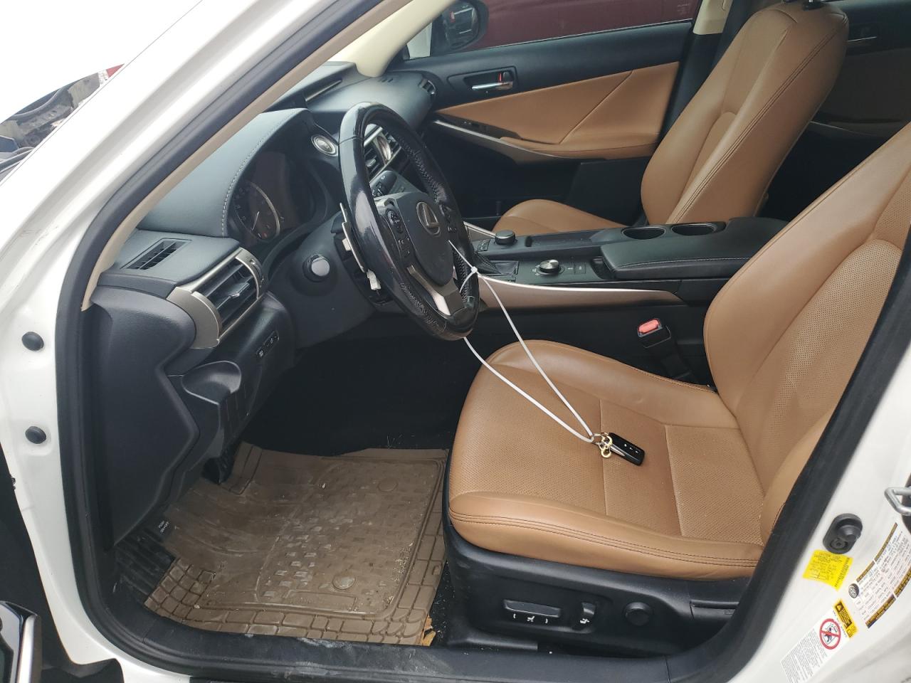 2016 Lexus IS - Image 7