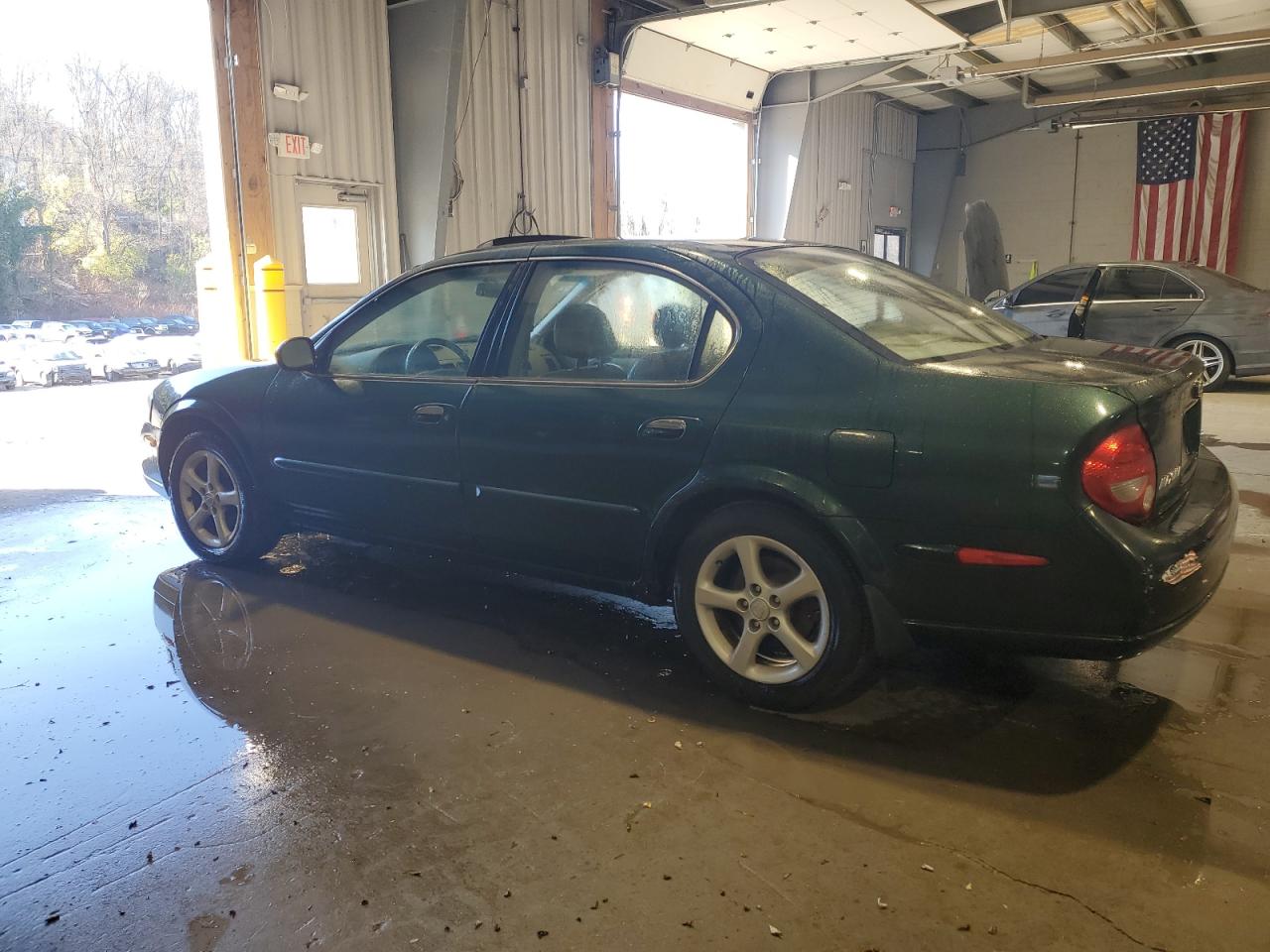 2000 Nissan Maxima - Image 2