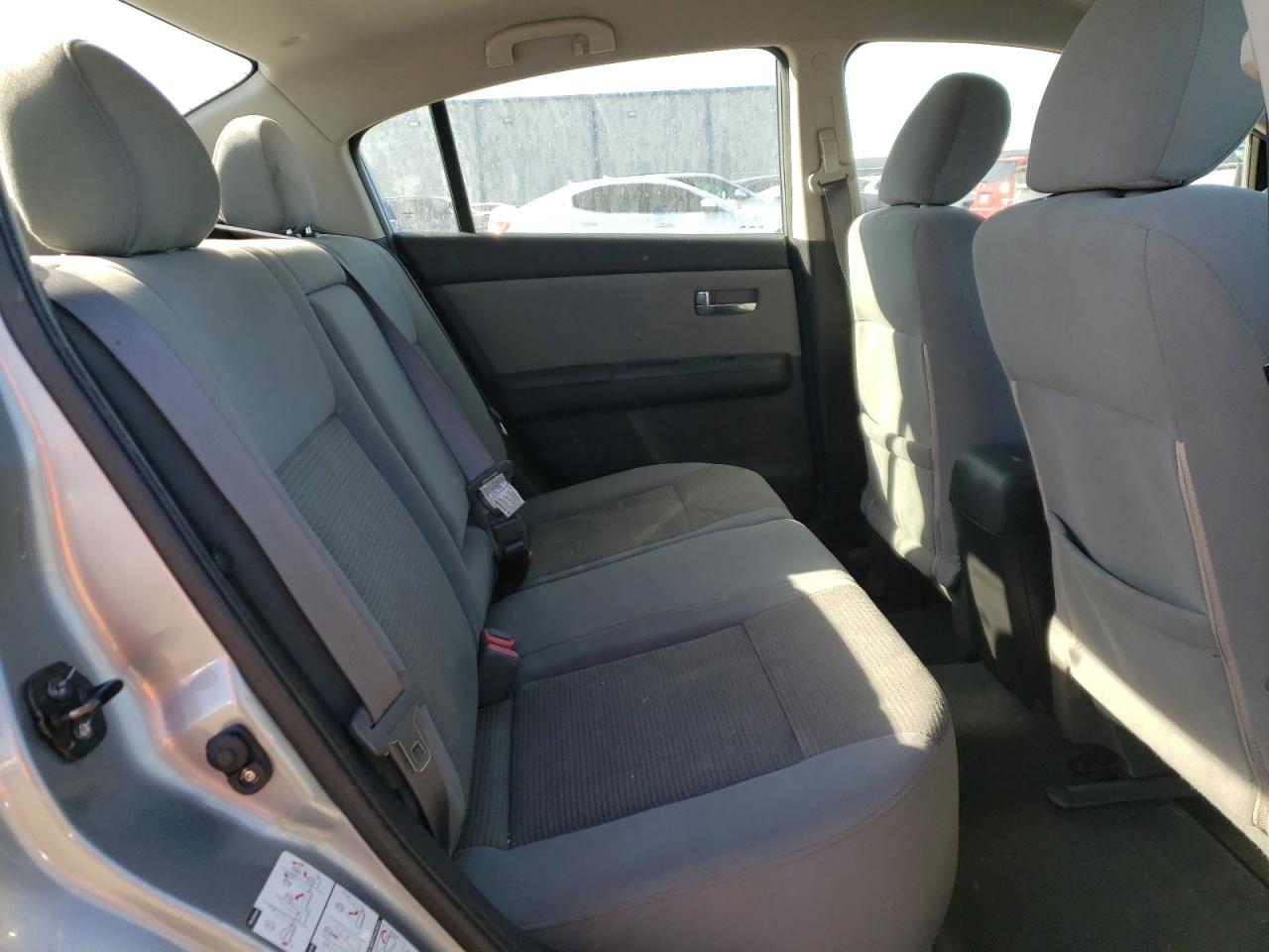 2010 Nissan Sentra - Image 10