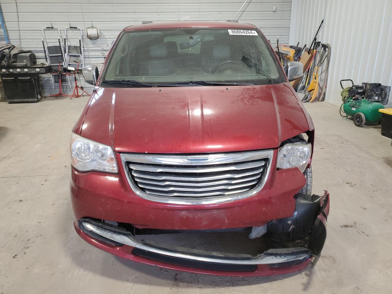 2014 Chrysler Town & Country - Image 5