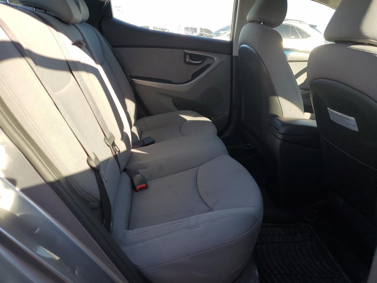 2013 Hyundai Elantra - Image 10
