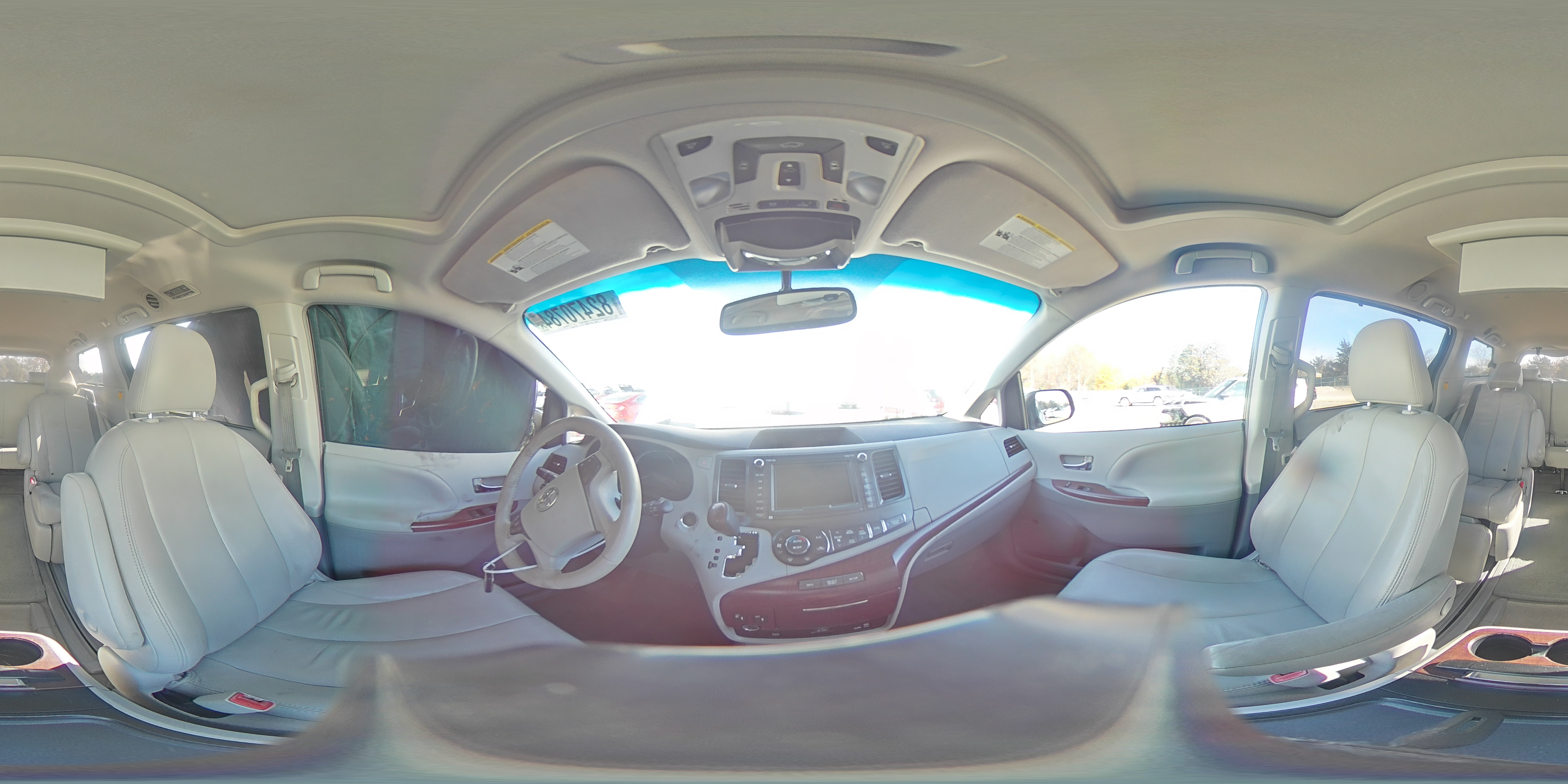 2013 Toyota Sienna - Image 14