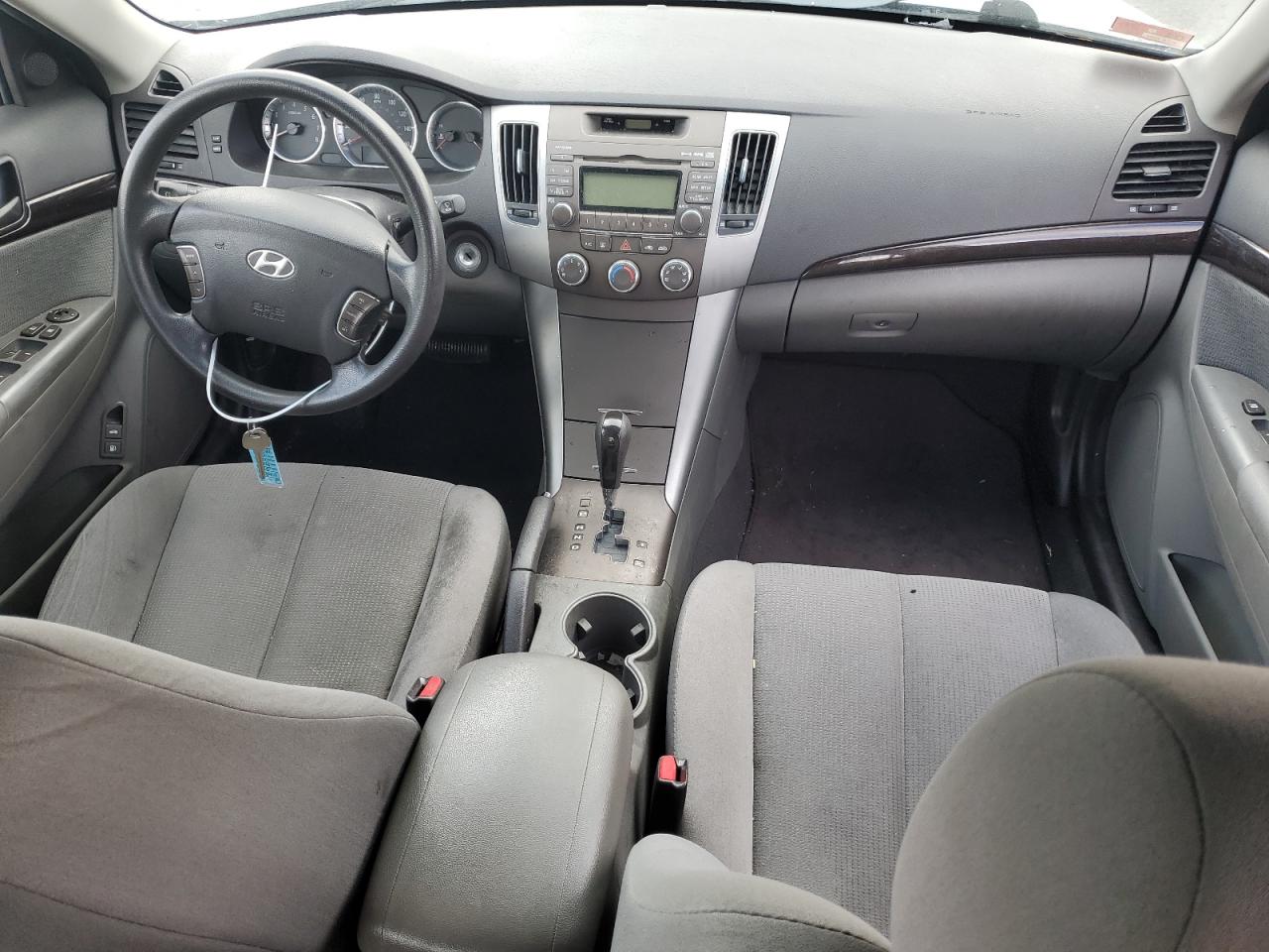 2010 Hyundai Sonata - Image 8