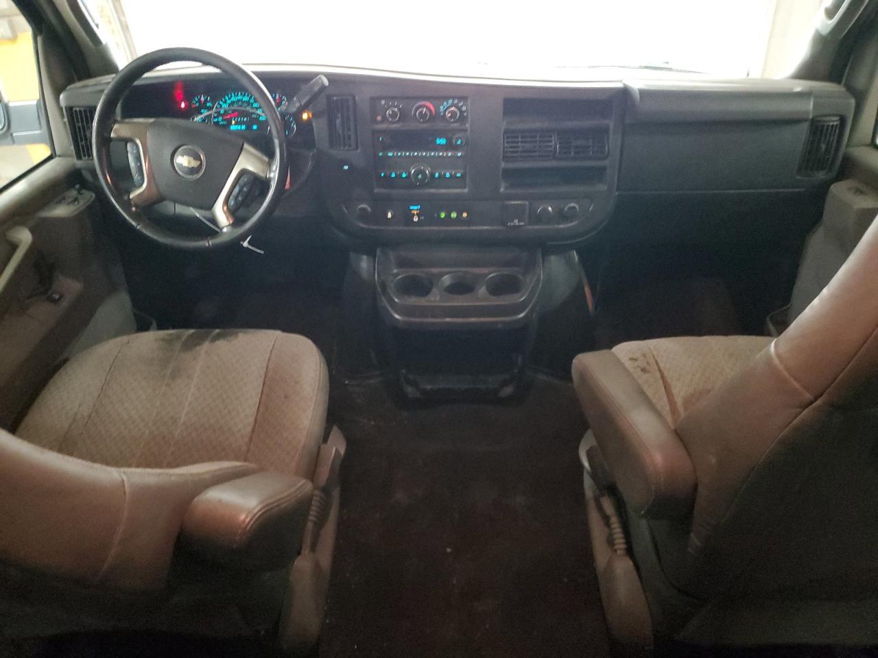 2018 Chevrolet Express - Image 8
