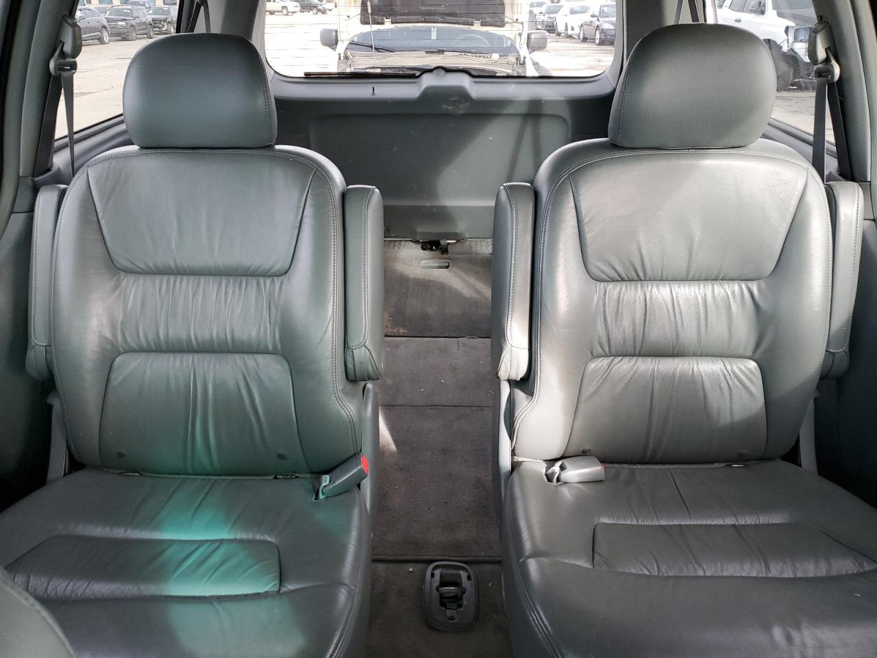 2004 Honda Odyssey - Image 10