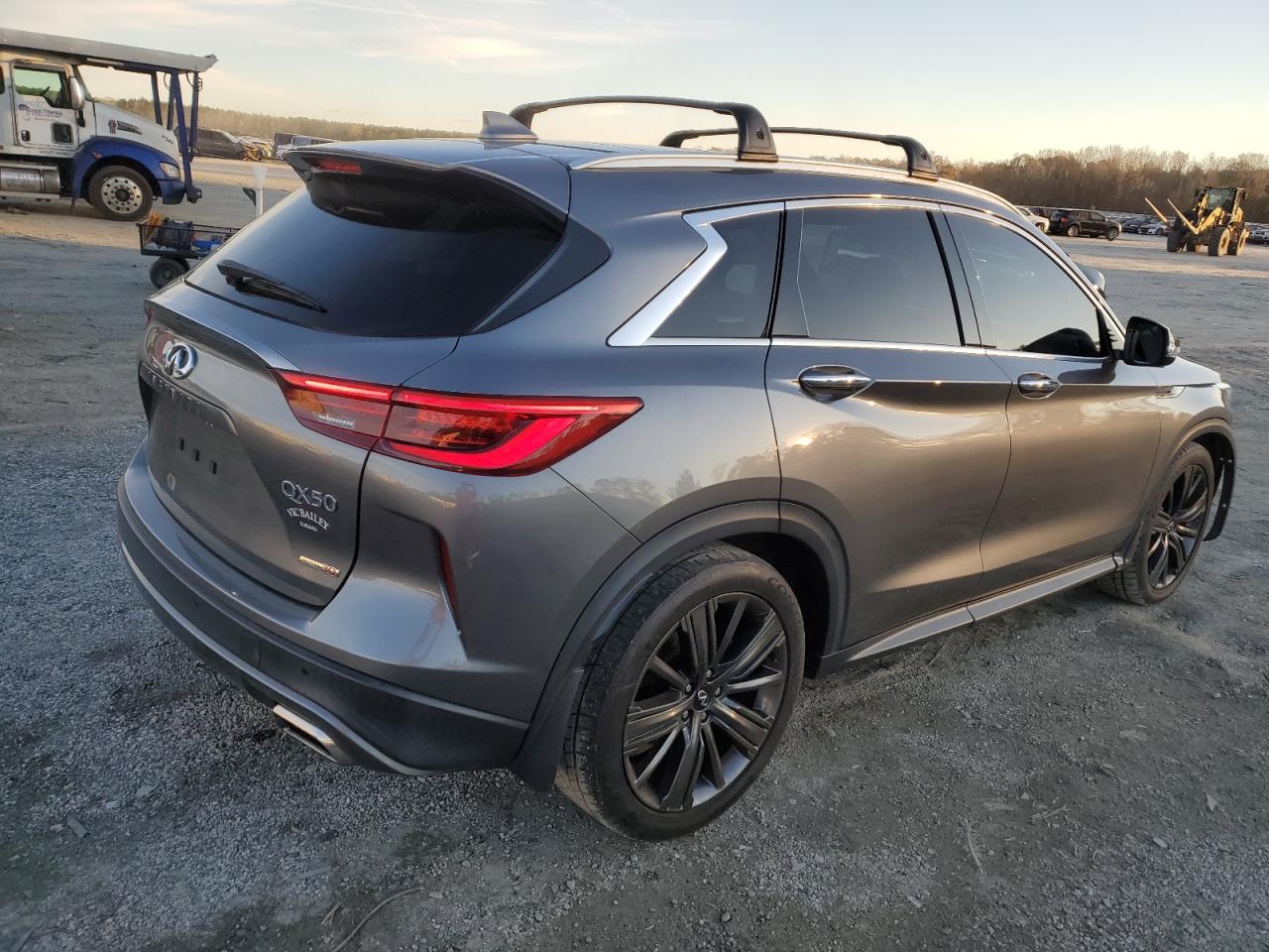 2020 Infiniti QX50 - Image 3